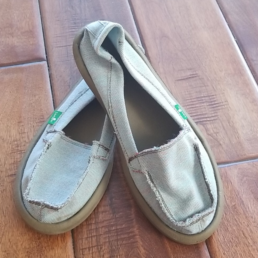 Size 5 Sanuks